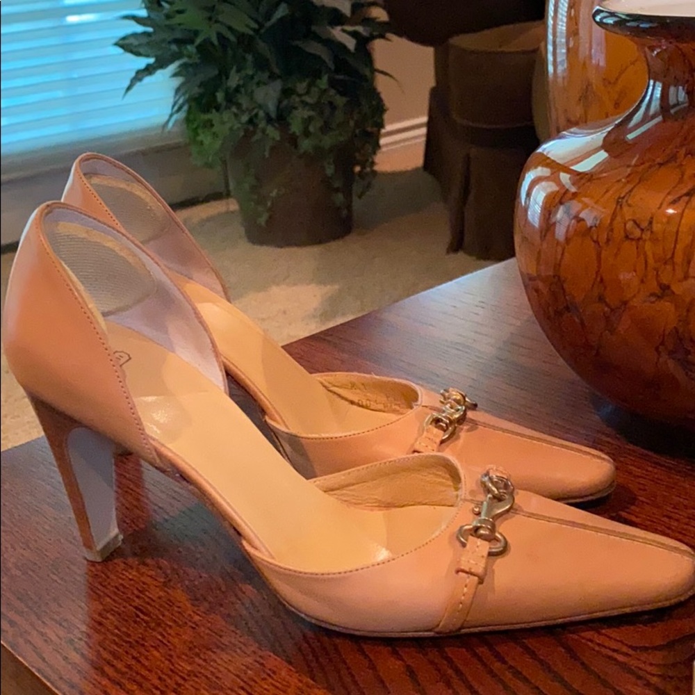 Heels size 7.5B - Picture 5 of 6